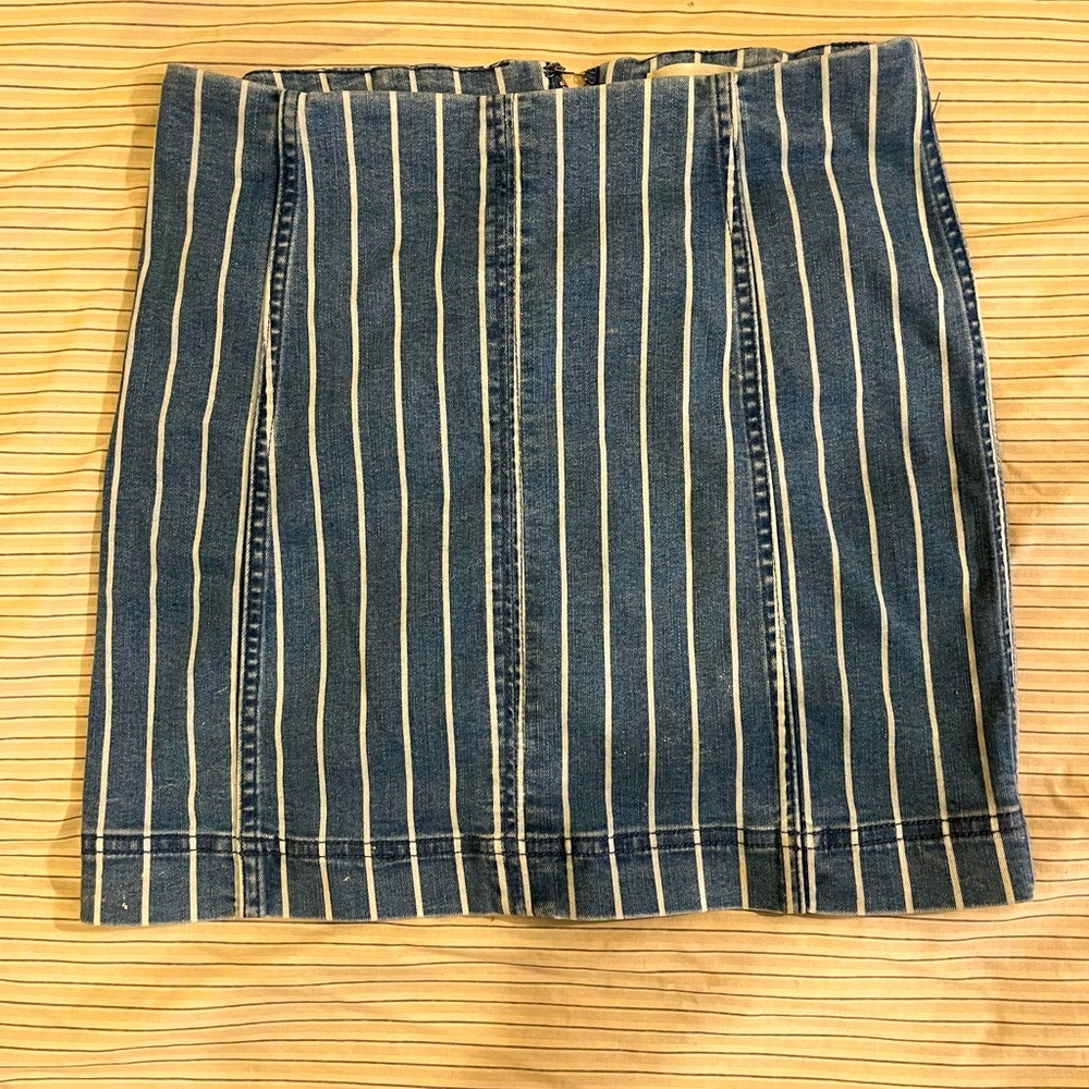 Jolt brand mini skirt. Size small, form-fitting